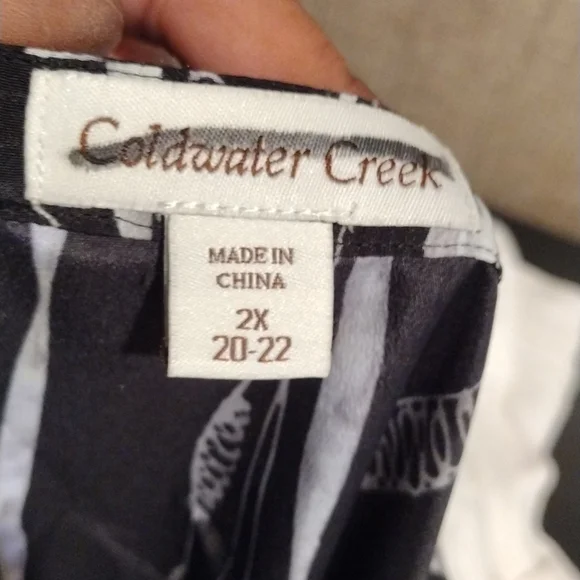 Coldwater Creek Plus Size Abstract Top 2X - Picture 7 of 9